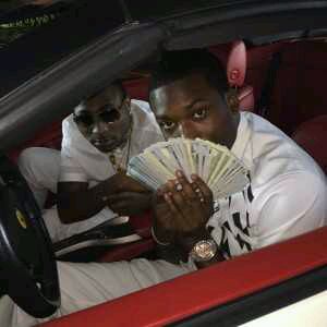 BTS PHOTOS | Davido – Fans Mi Ft. Meek Mill