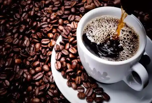 These 6 drinks are actually dehydrating your body